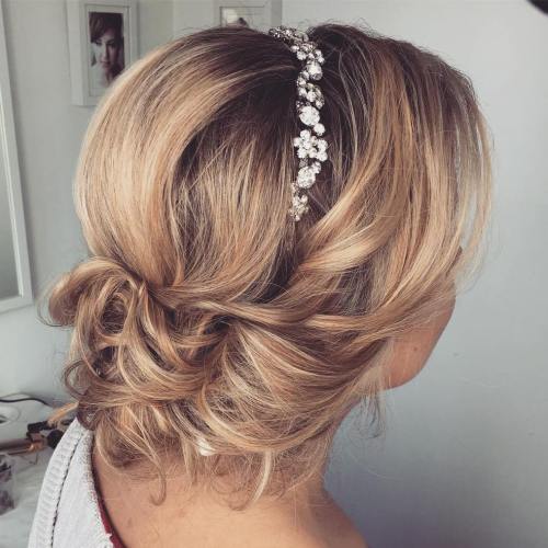 Medium Wedding Hairstyles That Can Make You Look Fabulous!